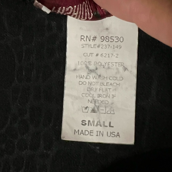 Fashion 2 Fashion Women’s Snake Print Sleeveless Top Size Small - Picture 7 of 7